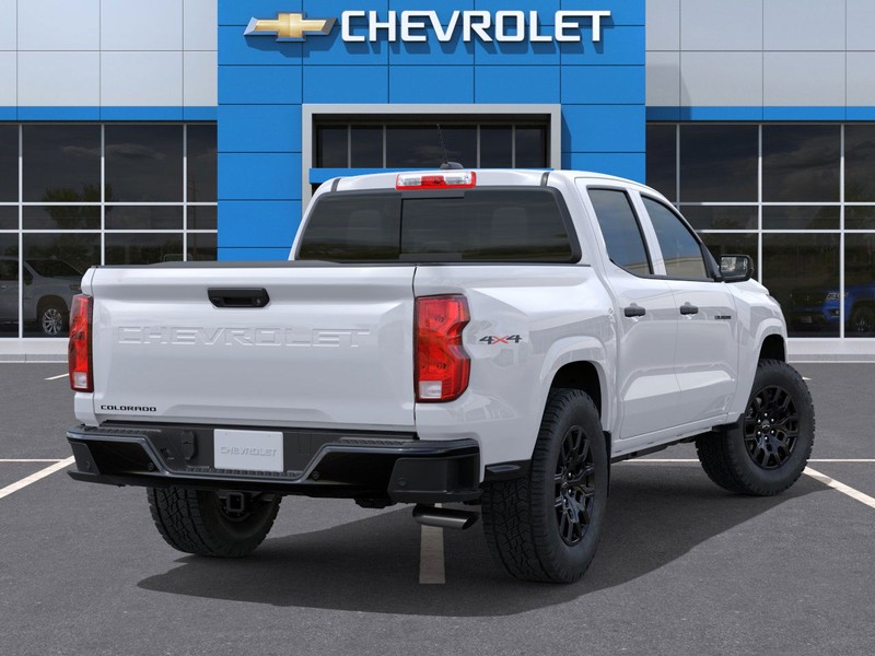 Chevrolet Colorado Vehicle Full-screen Gallery Image 4
