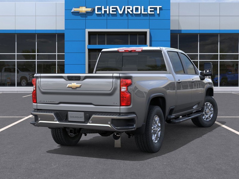 Chevrolet Silverado 2500HD Vehicle Full-screen Gallery Image 4