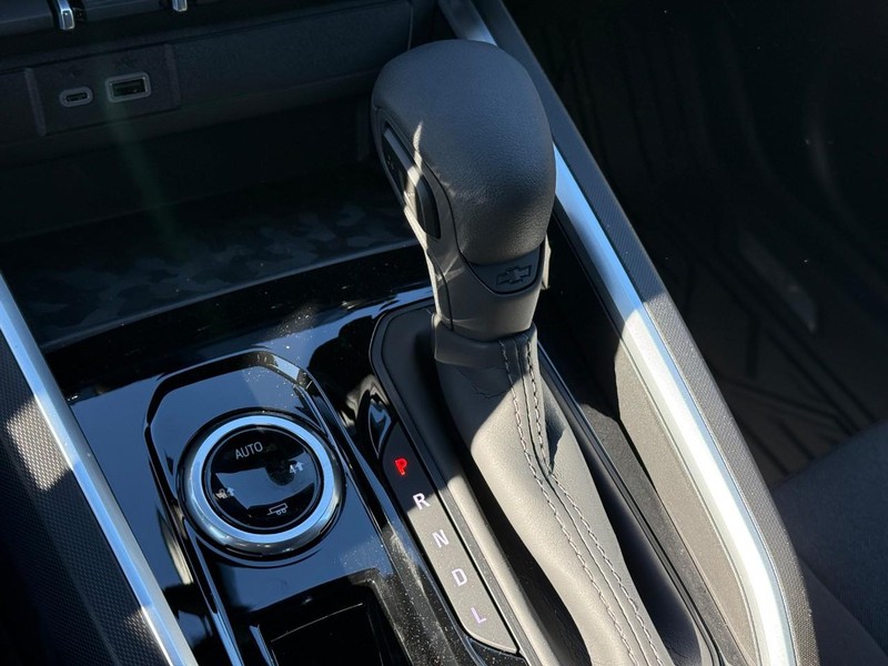 Chevrolet Colorado Vehicle Full-screen Gallery Image 14