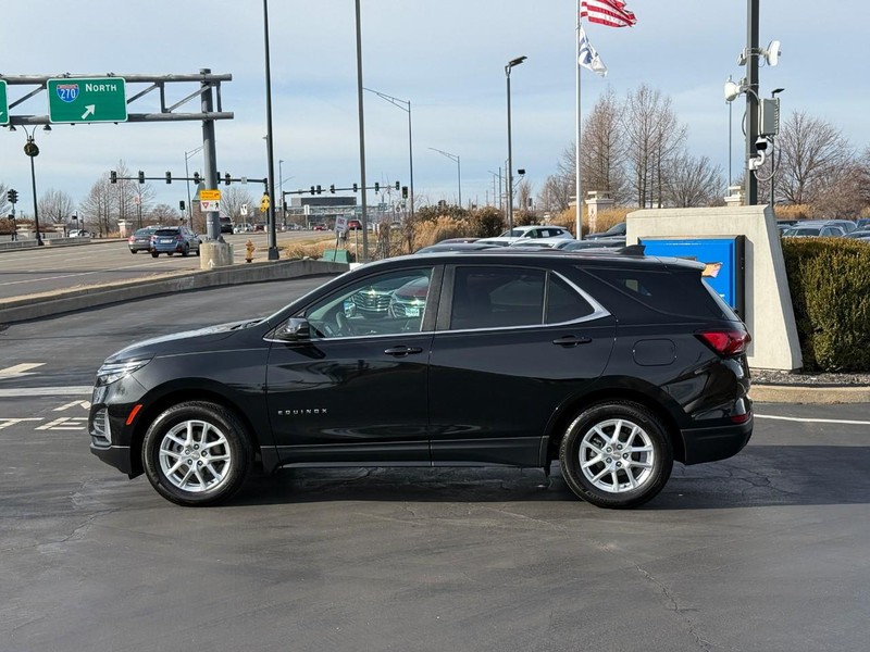 Chevrolet Equinox Vehicle Full-screen Gallery Image 2