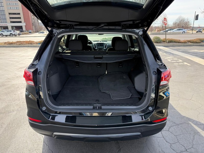 Chevrolet Equinox Vehicle Full-screen Gallery Image 5