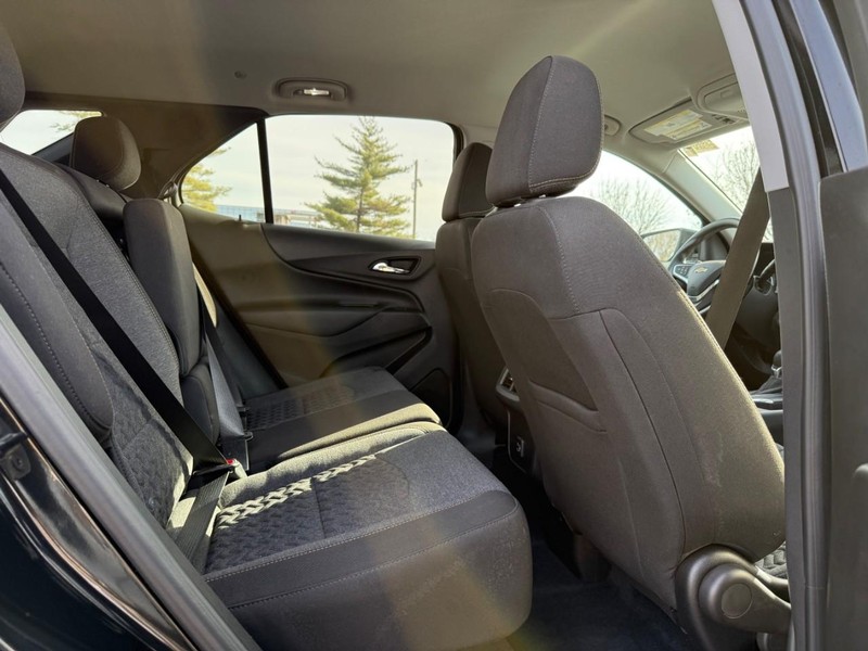Chevrolet Equinox Vehicle Full-screen Gallery Image 9