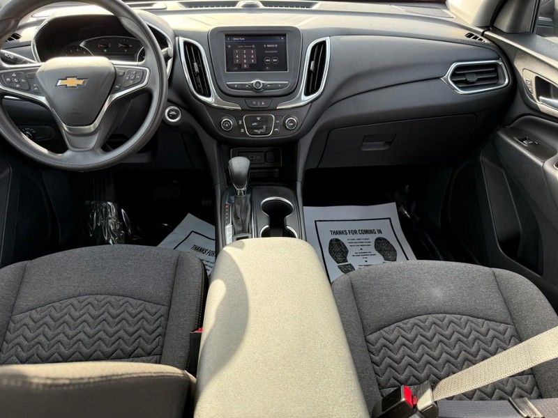 Chevrolet Equinox Vehicle Full-screen Gallery Image 10