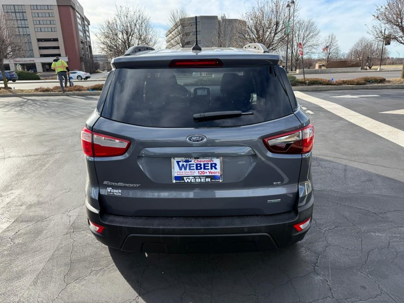 Ford EcoSport Vehicle Full-screen Gallery Image 7