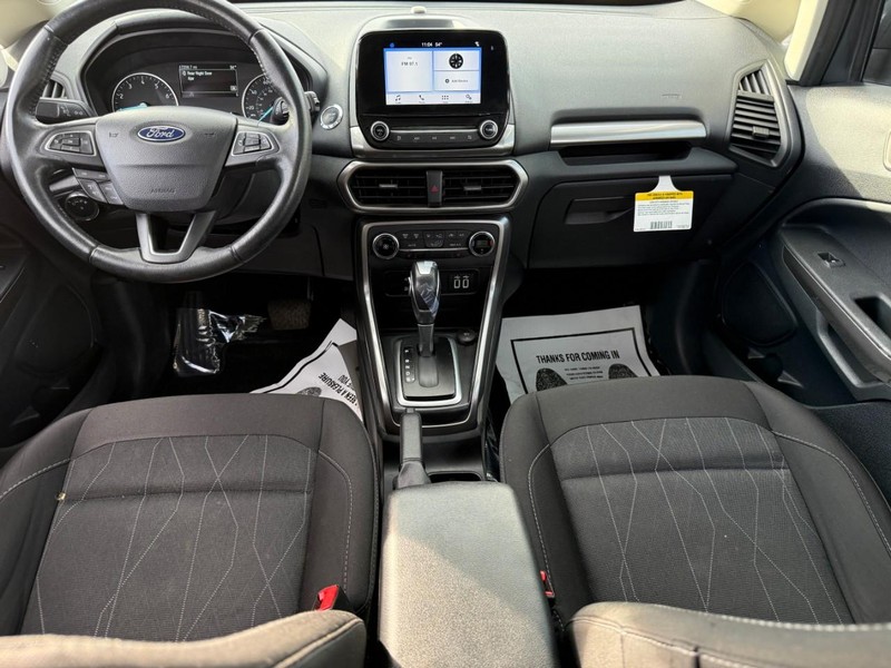 Ford EcoSport Vehicle Full-screen Gallery Image 10