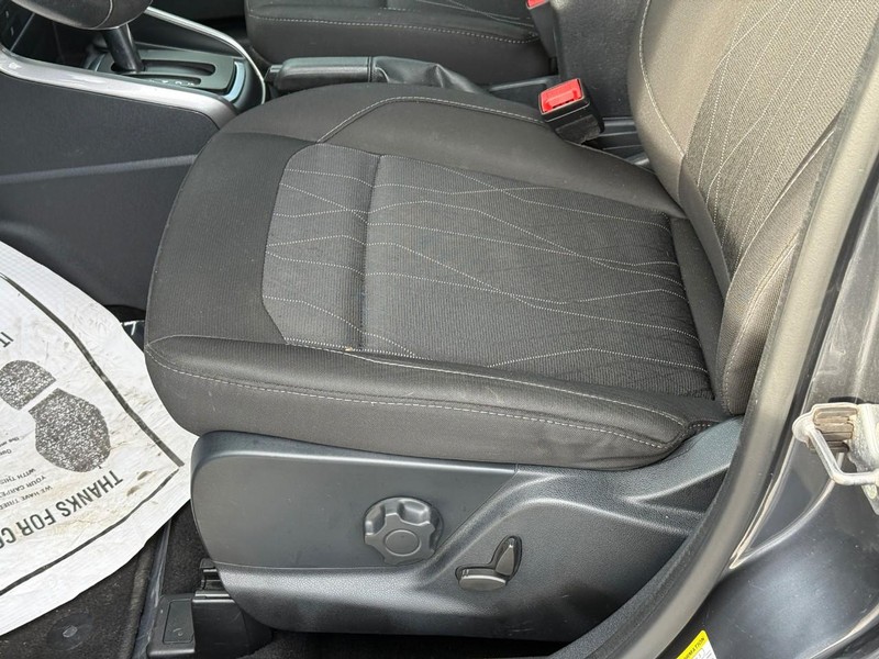 Ford EcoSport Vehicle Full-screen Gallery Image 17