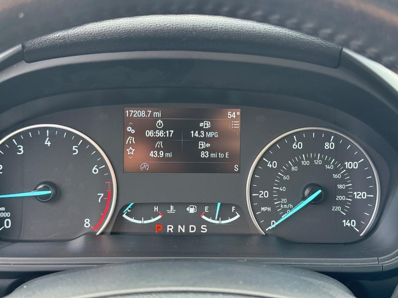 Ford EcoSport Vehicle Full-screen Gallery Image 21