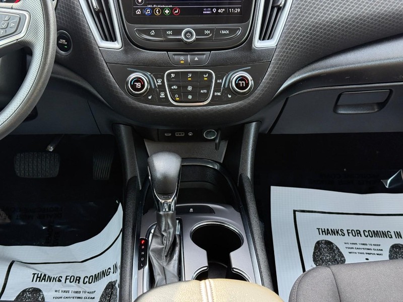 Chevrolet Malibu Vehicle Full-screen Gallery Image 14