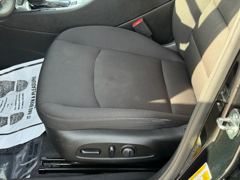 Chevrolet Malibu Vehicle Full-screen Gallery Image 17