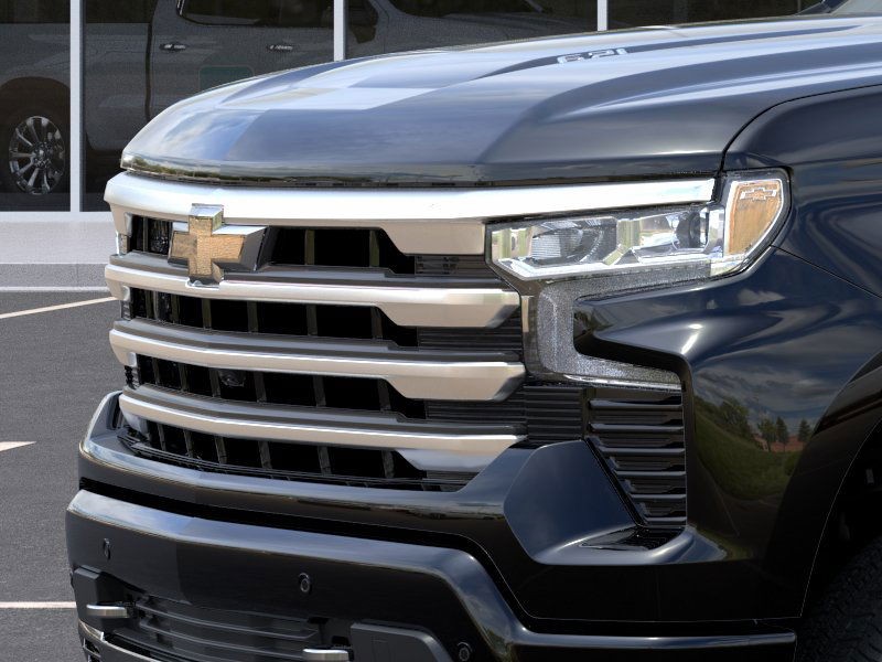 Chevrolet Silverado 1500 Vehicle Full-screen Gallery Image 13