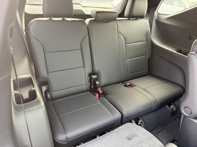 Chevrolet Traverse Vehicle Full-screen Gallery Image 7