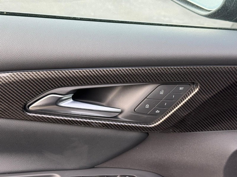 Chevrolet Traverse Vehicle Full-screen Gallery Image 13