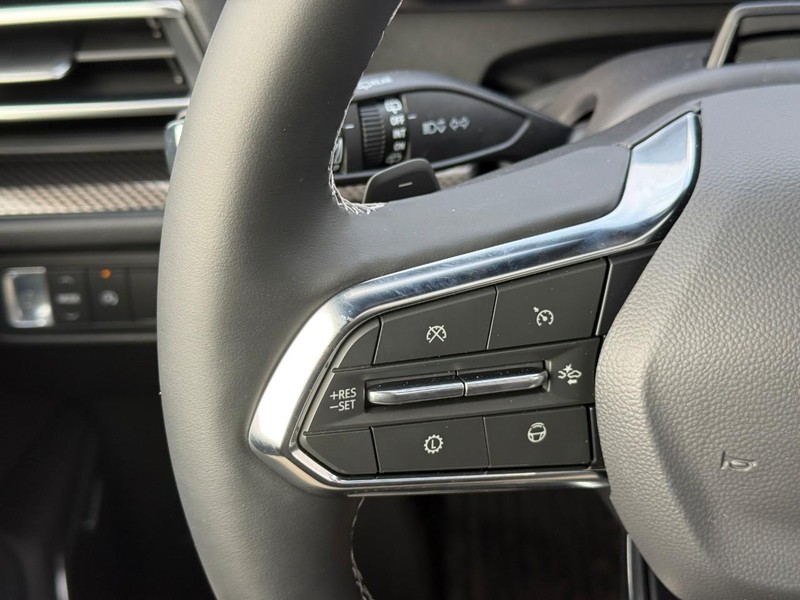 Chevrolet Traverse Vehicle Full-screen Gallery Image 16