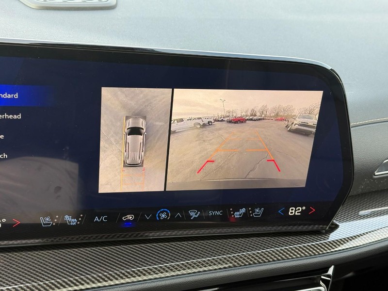 Chevrolet Traverse Vehicle Full-screen Gallery Image 20