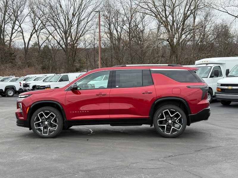 Chevrolet Traverse Vehicle Full-screen Gallery Image 2