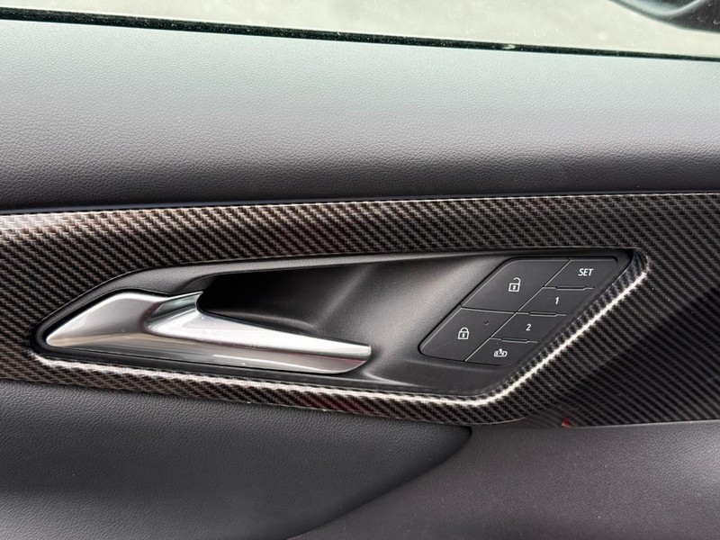 Chevrolet Traverse Vehicle Full-screen Gallery Image 14