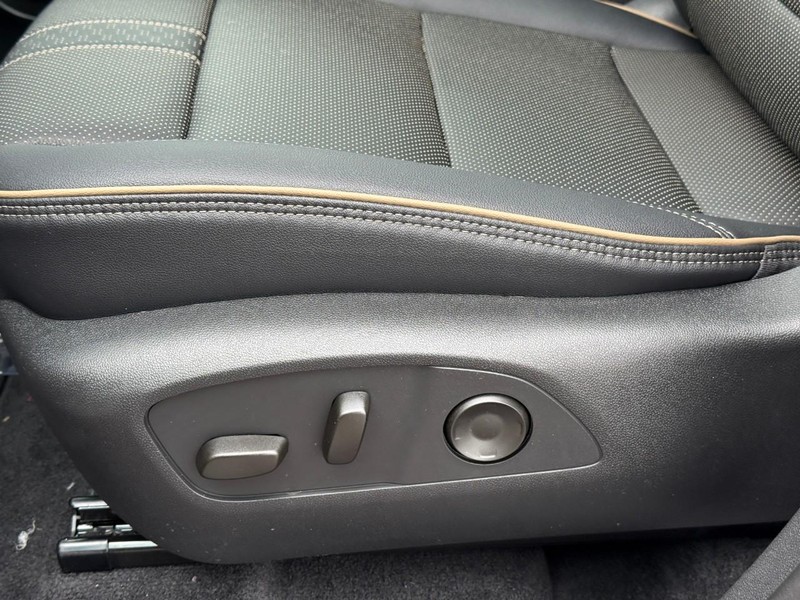 Chevrolet Traverse Vehicle Full-screen Gallery Image 16