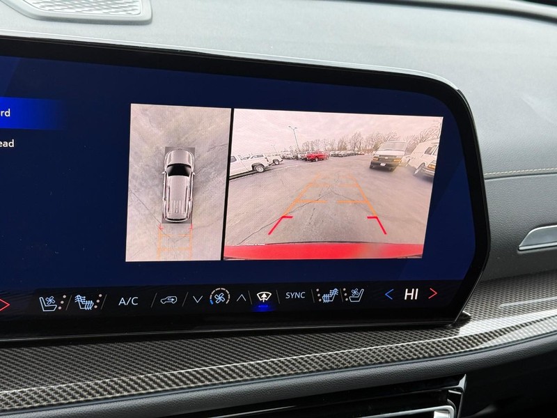 Chevrolet Traverse Vehicle Full-screen Gallery Image 20