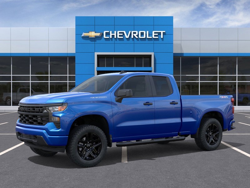 Chevrolet Silverado 1500 Vehicle Full-screen Gallery Image 2