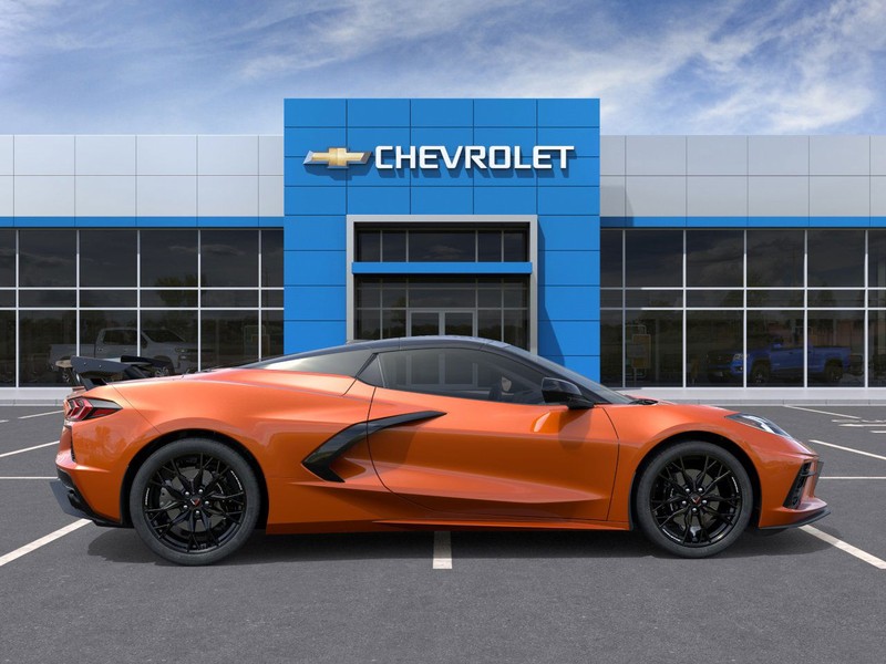 Chevrolet Corvette Vehicle Full-screen Gallery Image 5