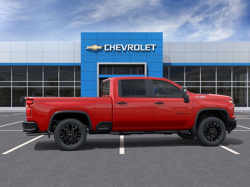 Chevrolet Silverado 2500HD Vehicle Full-screen Gallery Image 5