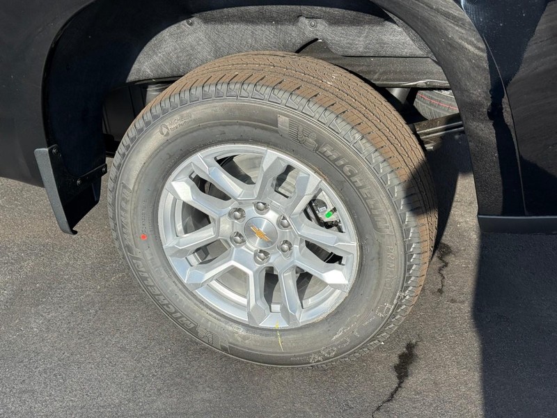 Chevrolet Silverado 1500 Vehicle Full-screen Gallery Image 4