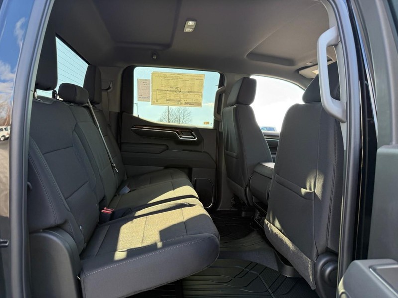 Chevrolet Silverado 1500 Vehicle Full-screen Gallery Image 5