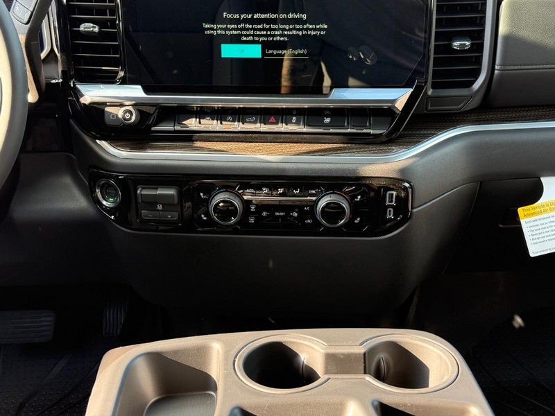 Chevrolet Silverado 1500 Vehicle Full-screen Gallery Image 9