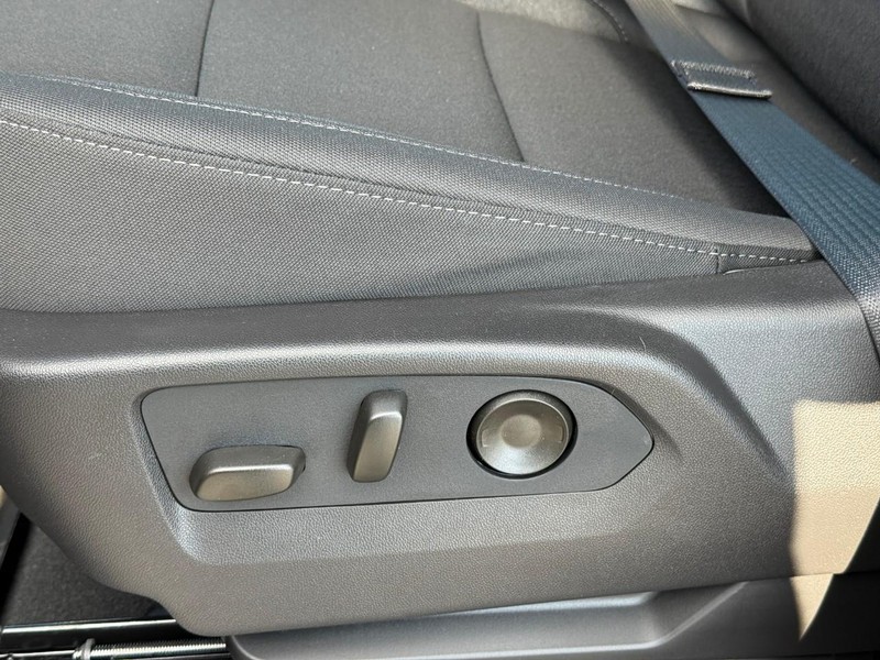 Chevrolet Silverado 1500 Vehicle Full-screen Gallery Image 12