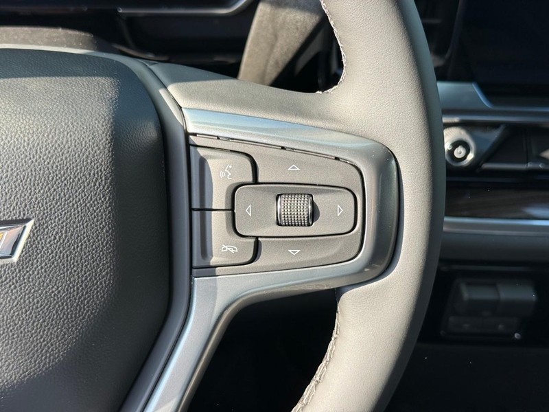 Chevrolet Silverado 1500 Vehicle Full-screen Gallery Image 14