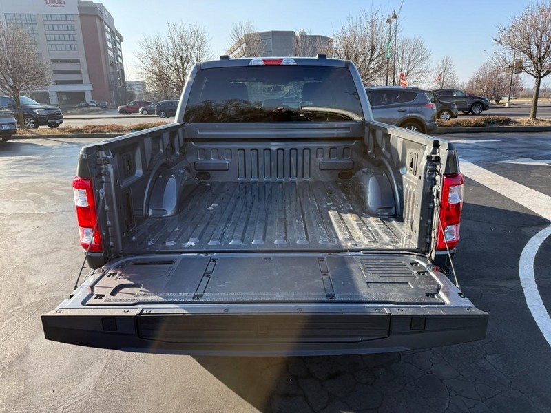 Ford F-150 Vehicle Full-screen Gallery Image 5