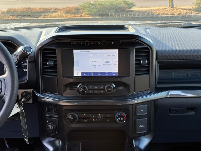 Ford F-150 Vehicle Full-screen Gallery Image 13