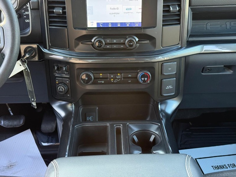 Ford F-150 Vehicle Full-screen Gallery Image 14