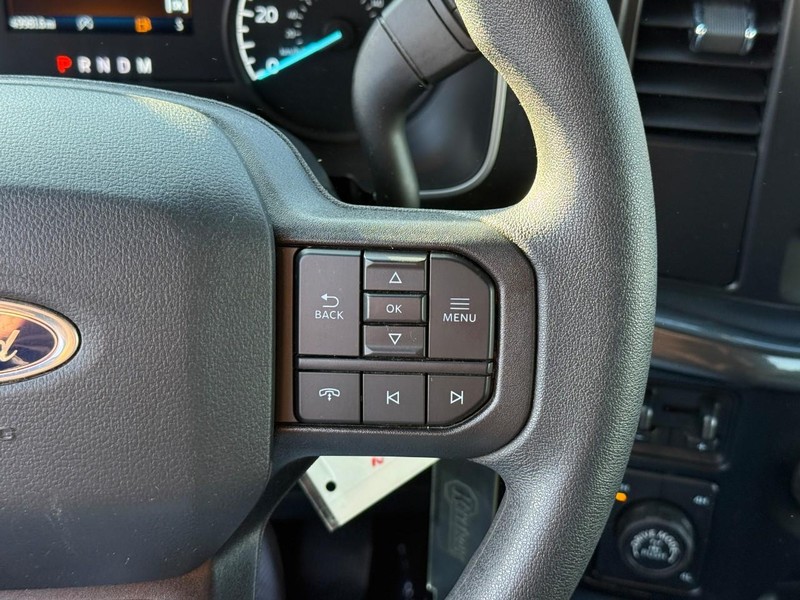 Ford F-150 Vehicle Full-screen Gallery Image 18