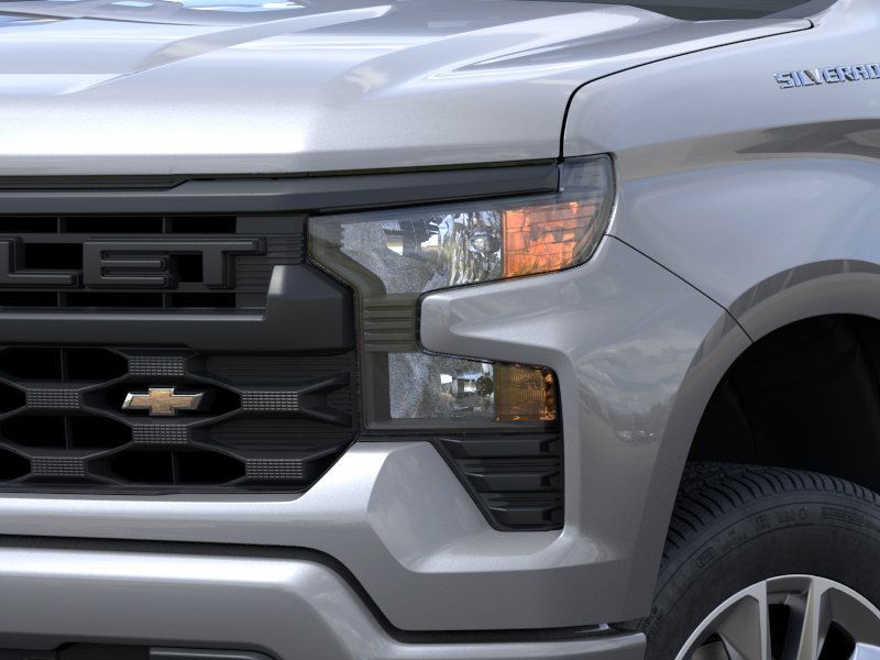 Chevrolet Silverado 1500 Vehicle Full-screen Gallery Image 10