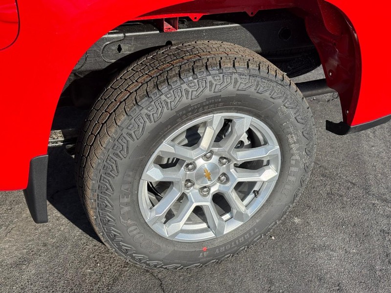 Chevrolet Silverado 1500 Vehicle Full-screen Gallery Image 4