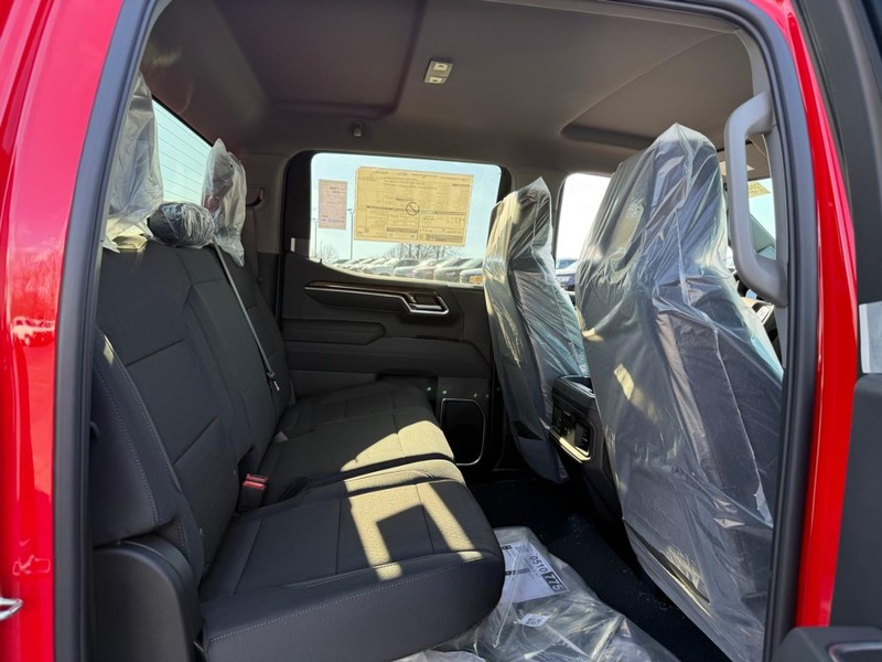 Chevrolet Silverado 1500 Vehicle Full-screen Gallery Image 5