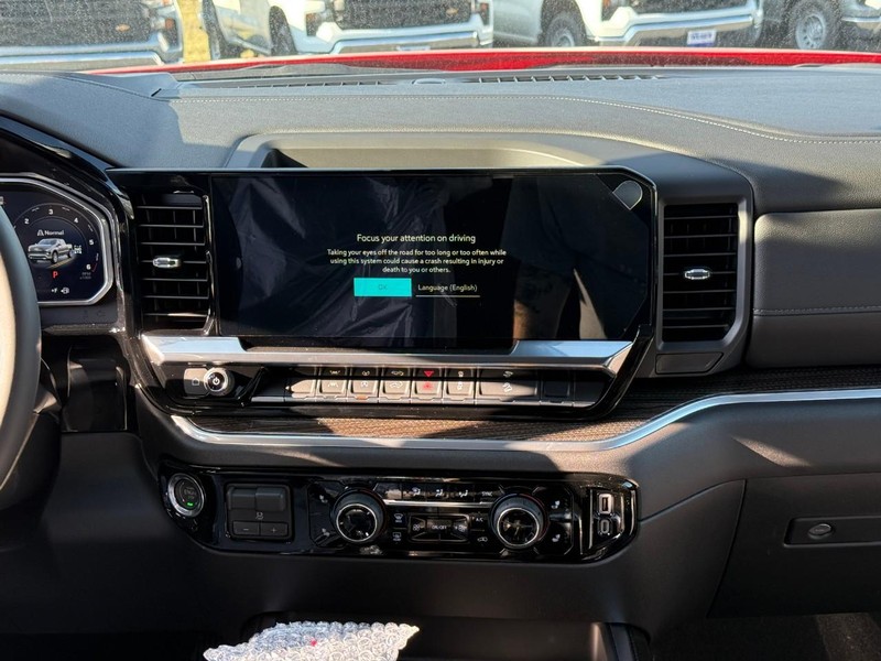 Chevrolet Silverado 1500 Vehicle Full-screen Gallery Image 8