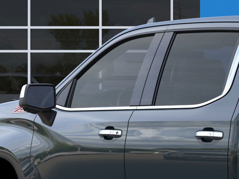 Chevrolet Silverado 1500 Vehicle Full-screen Gallery Image 12