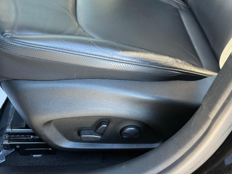 Jeep Renegade Vehicle Full-screen Gallery Image 18