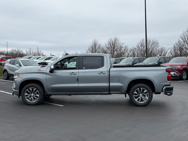 Chevrolet Silverado 1500 Vehicle Full-screen Gallery Image 2