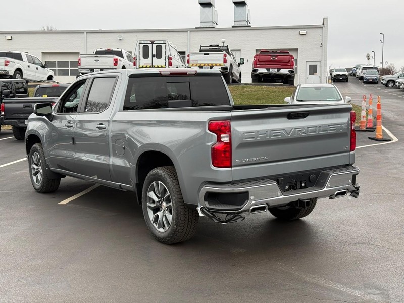 Chevrolet Silverado 1500 Vehicle Full-screen Gallery Image 3
