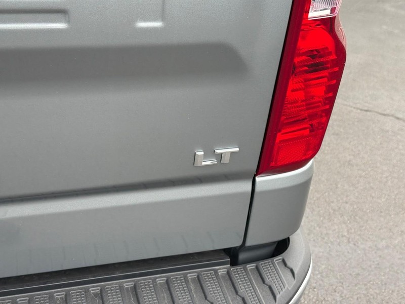 Chevrolet Silverado 1500 Vehicle Full-screen Gallery Image 5