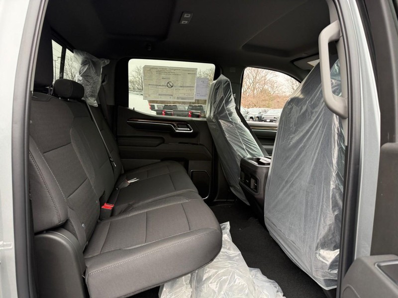 Chevrolet Silverado 1500 Vehicle Full-screen Gallery Image 6