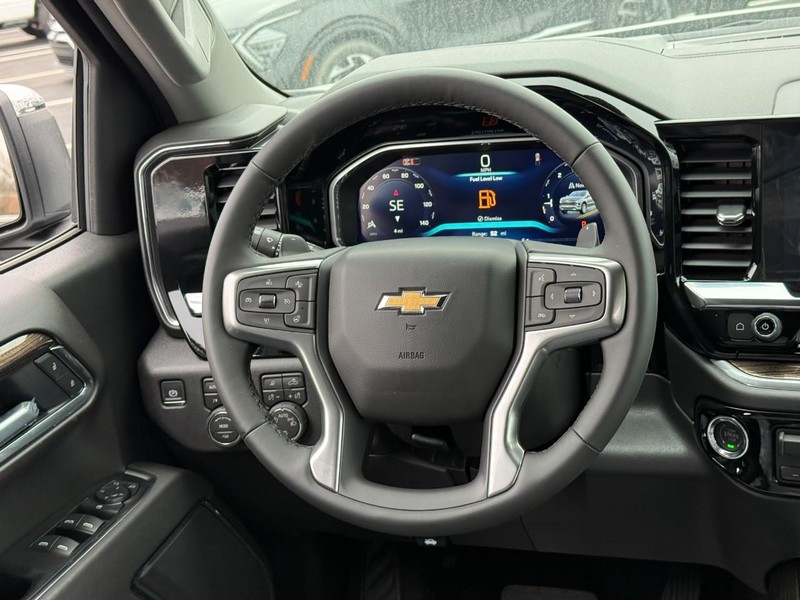 Chevrolet Silverado 1500 Vehicle Full-screen Gallery Image 8