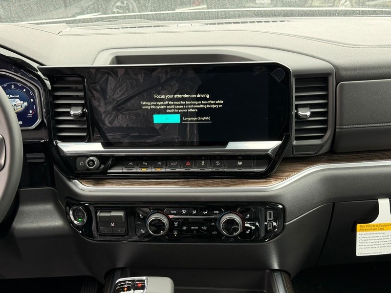 Chevrolet Silverado 1500 Vehicle Full-screen Gallery Image 9