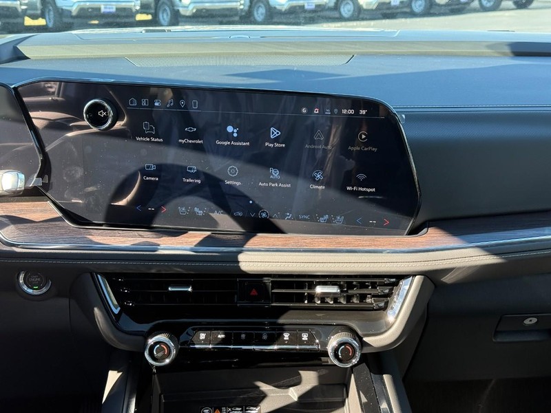 Chevrolet Tahoe Vehicle Full-screen Gallery Image 7