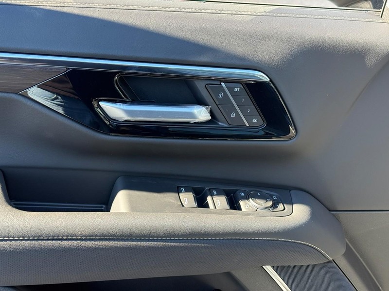 Chevrolet Tahoe Vehicle Full-screen Gallery Image 9