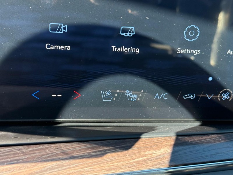 Chevrolet Tahoe Vehicle Full-screen Gallery Image 12