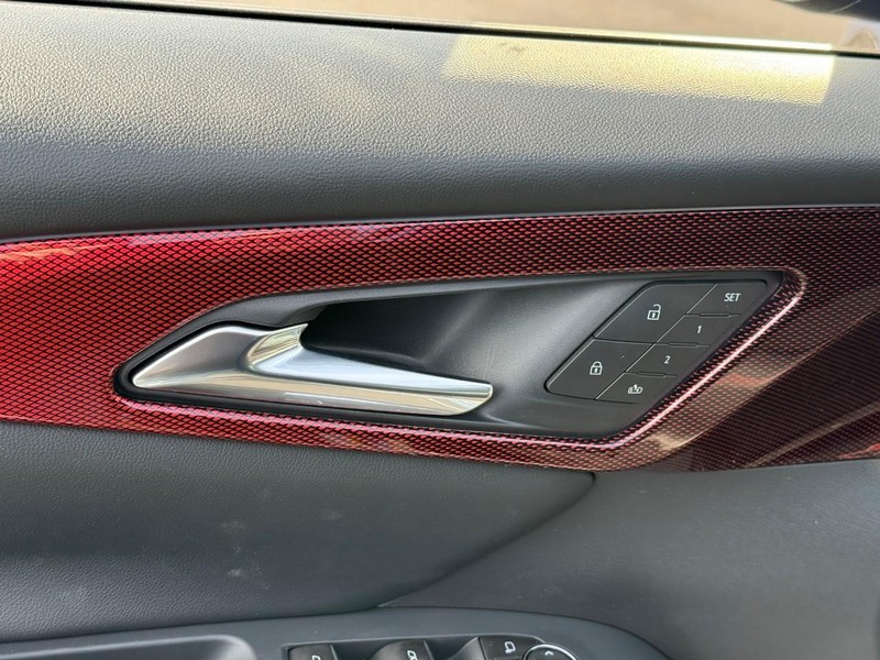 Chevrolet Traverse Vehicle Full-screen Gallery Image 13